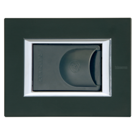 Presa AXPIRA con contatti color antracite